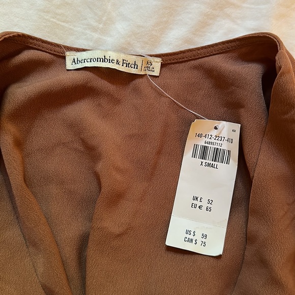 NWT Abercrombie Long-Sleeve Deep-V Top Brown (XS) - Picture 5 of 5